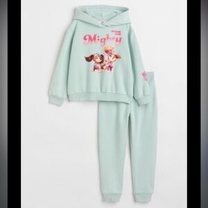 H&M Paw Patrol 2 Piece Sweatshirt & Jogger Set Size 5T